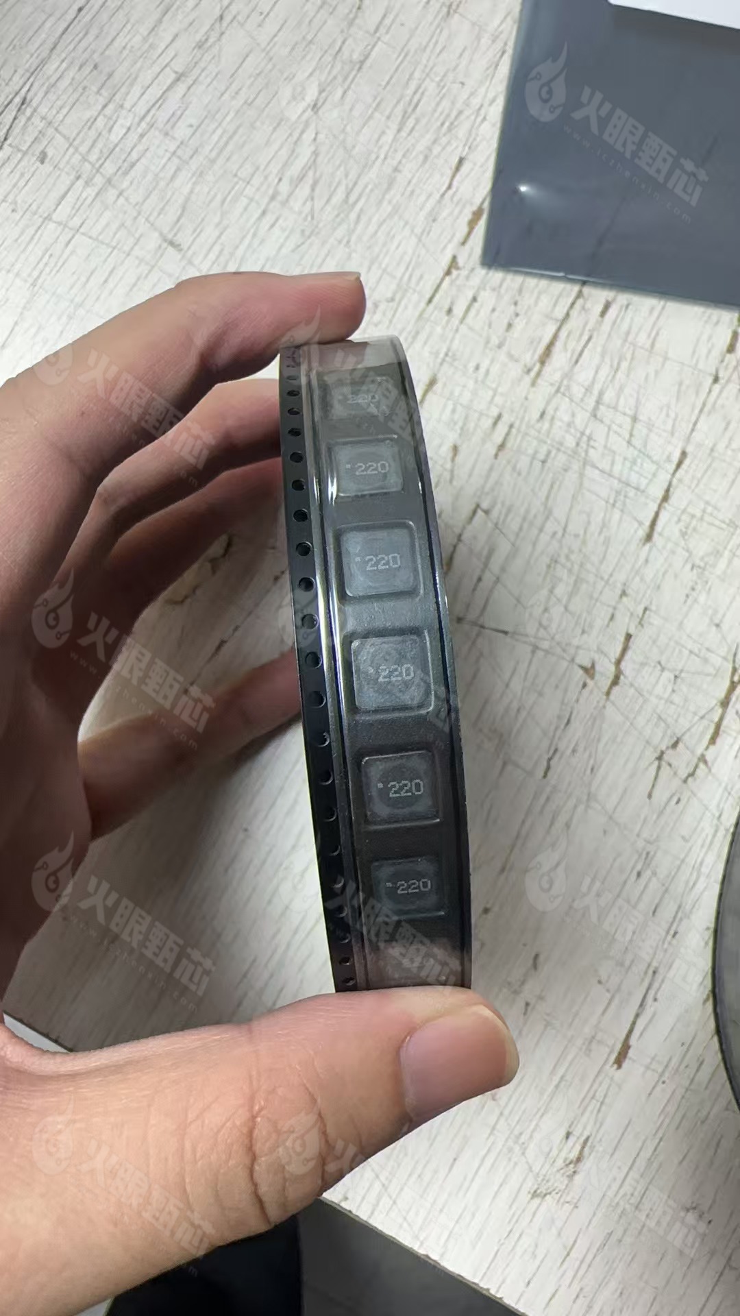744778122