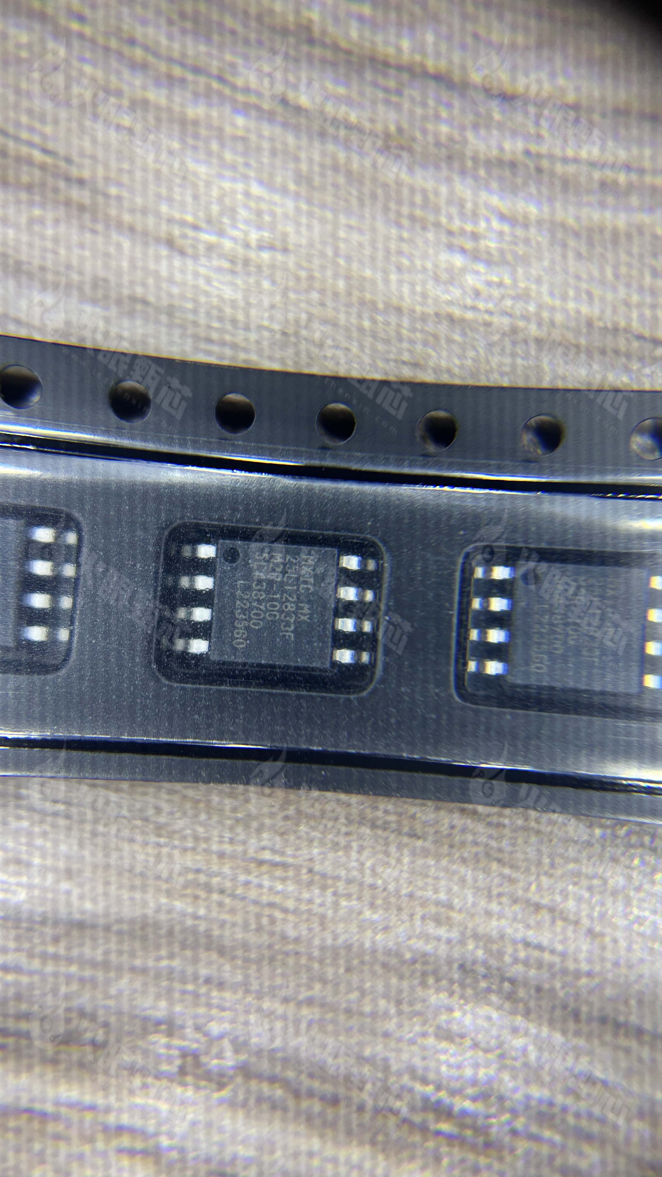 MX25L12833FM2R-10G
