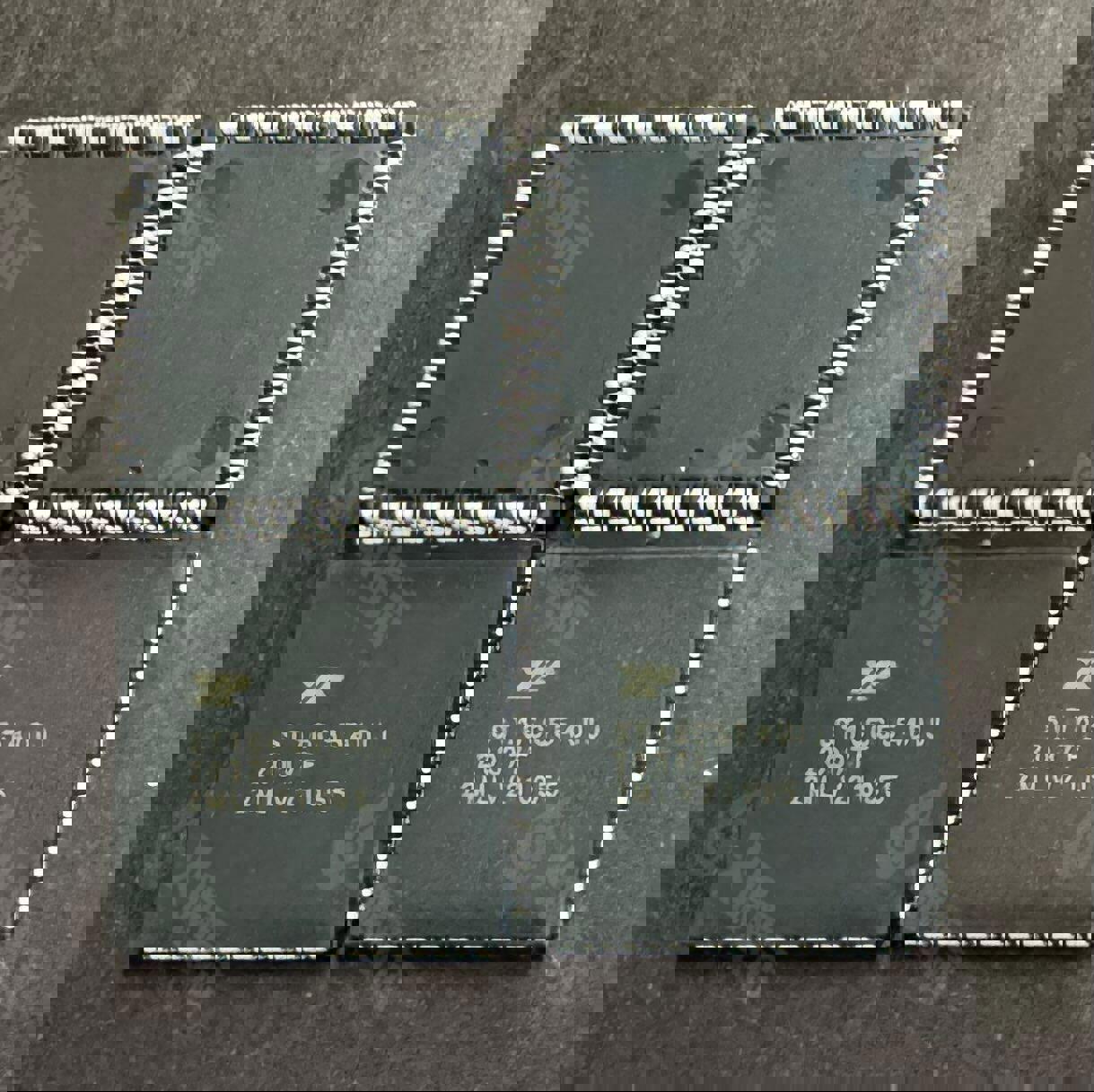 ST16C554DIJ68-F