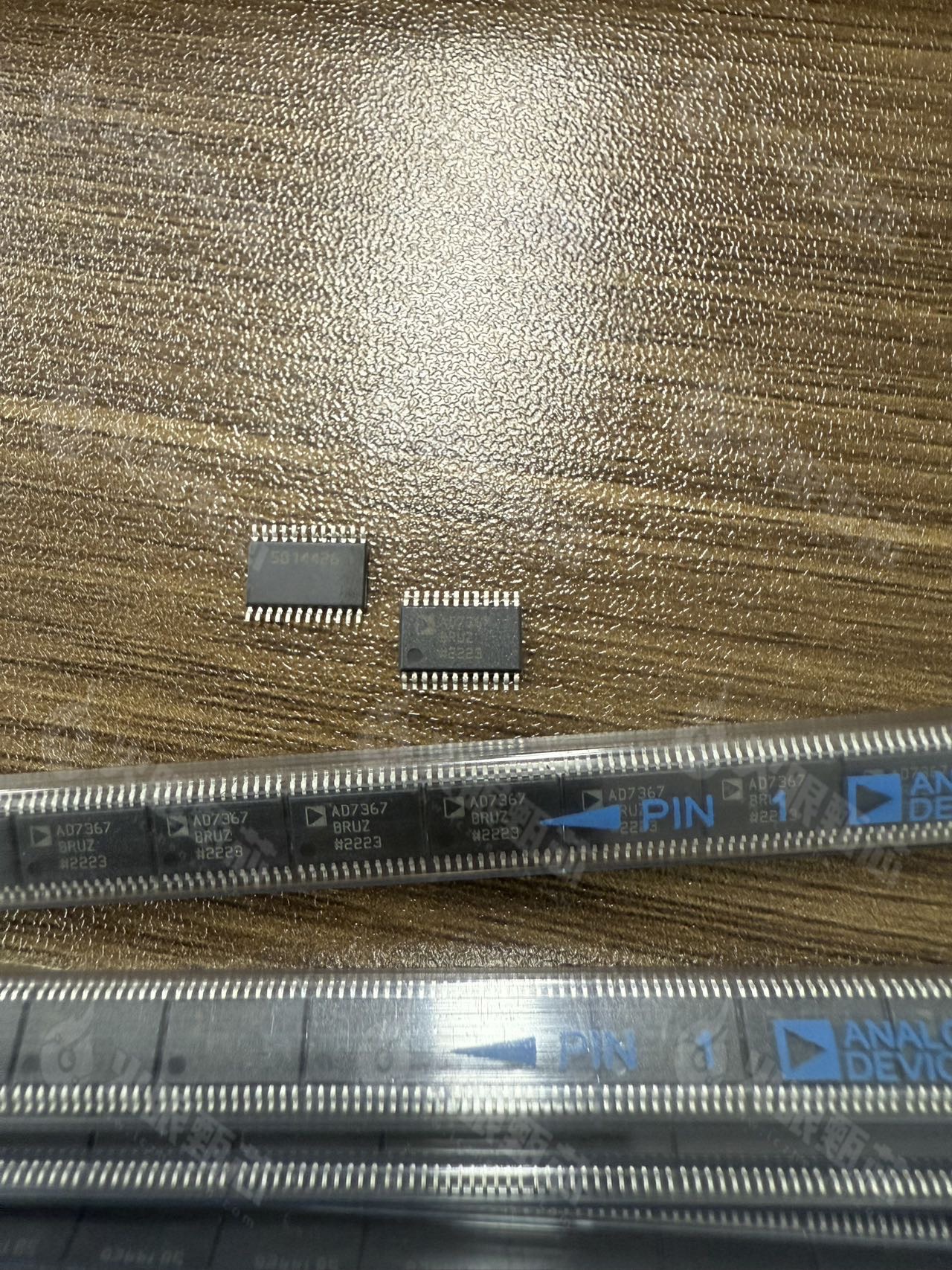 AD7367