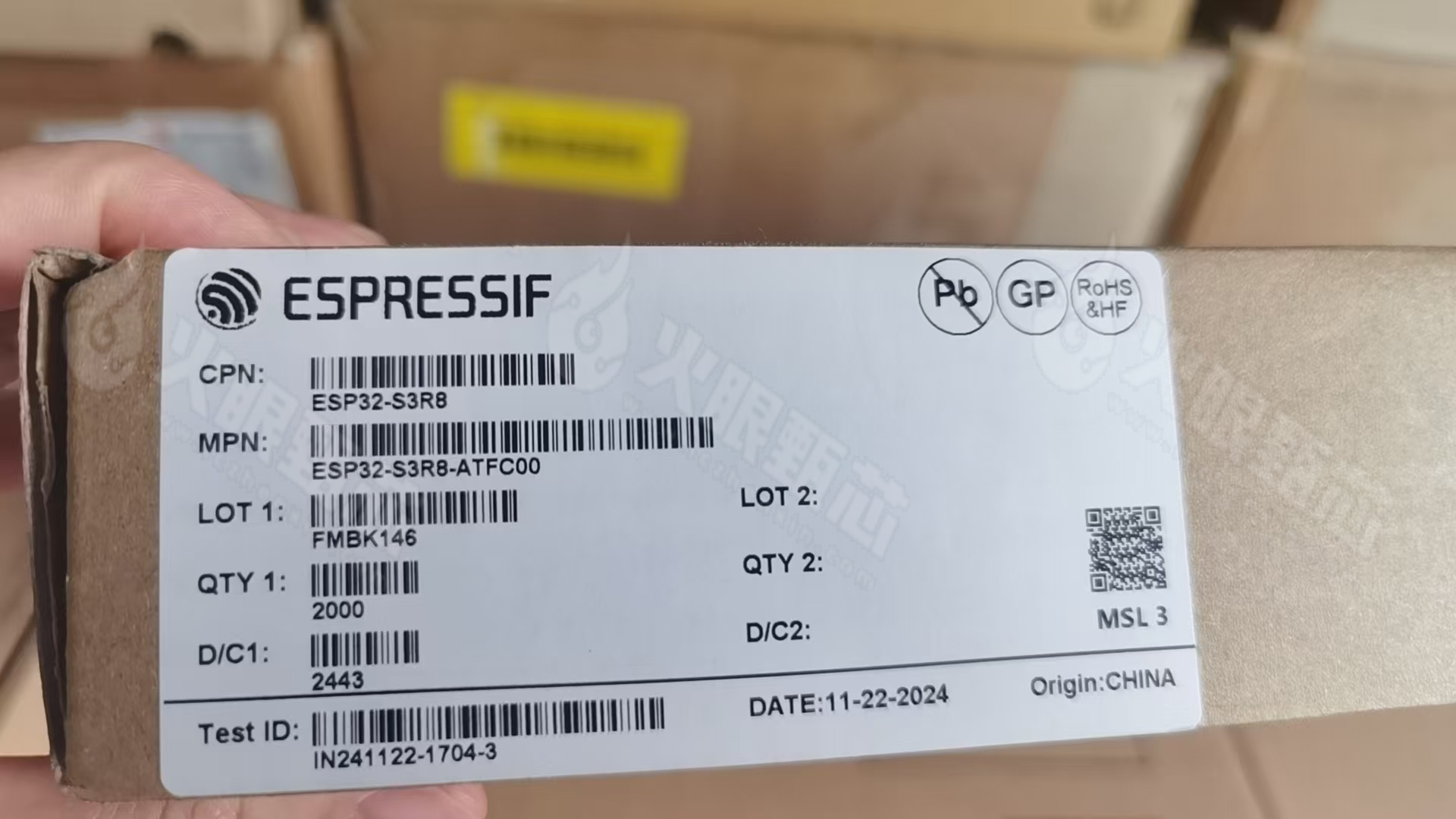 ESP32-S3R8