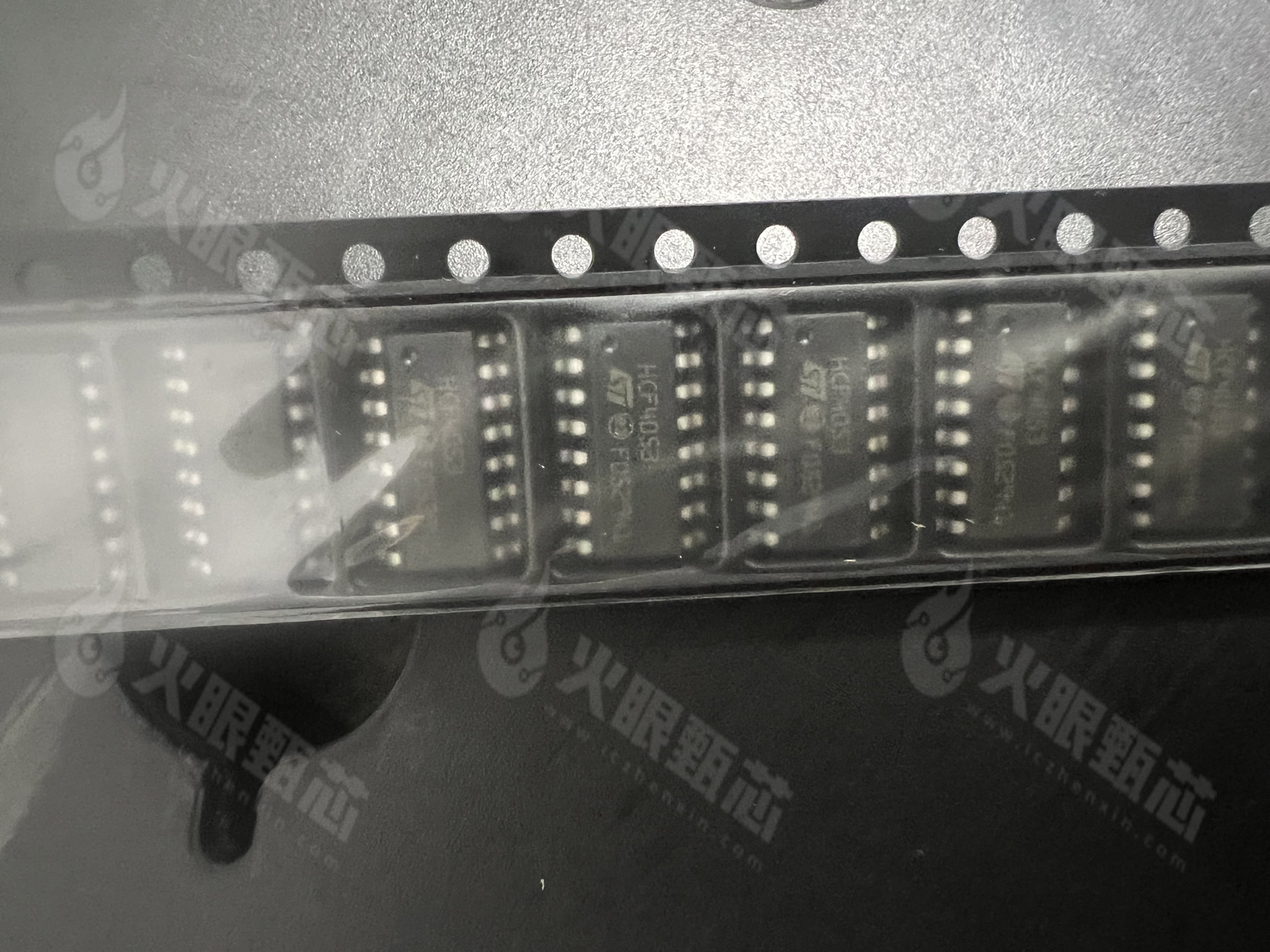 HCF4053M