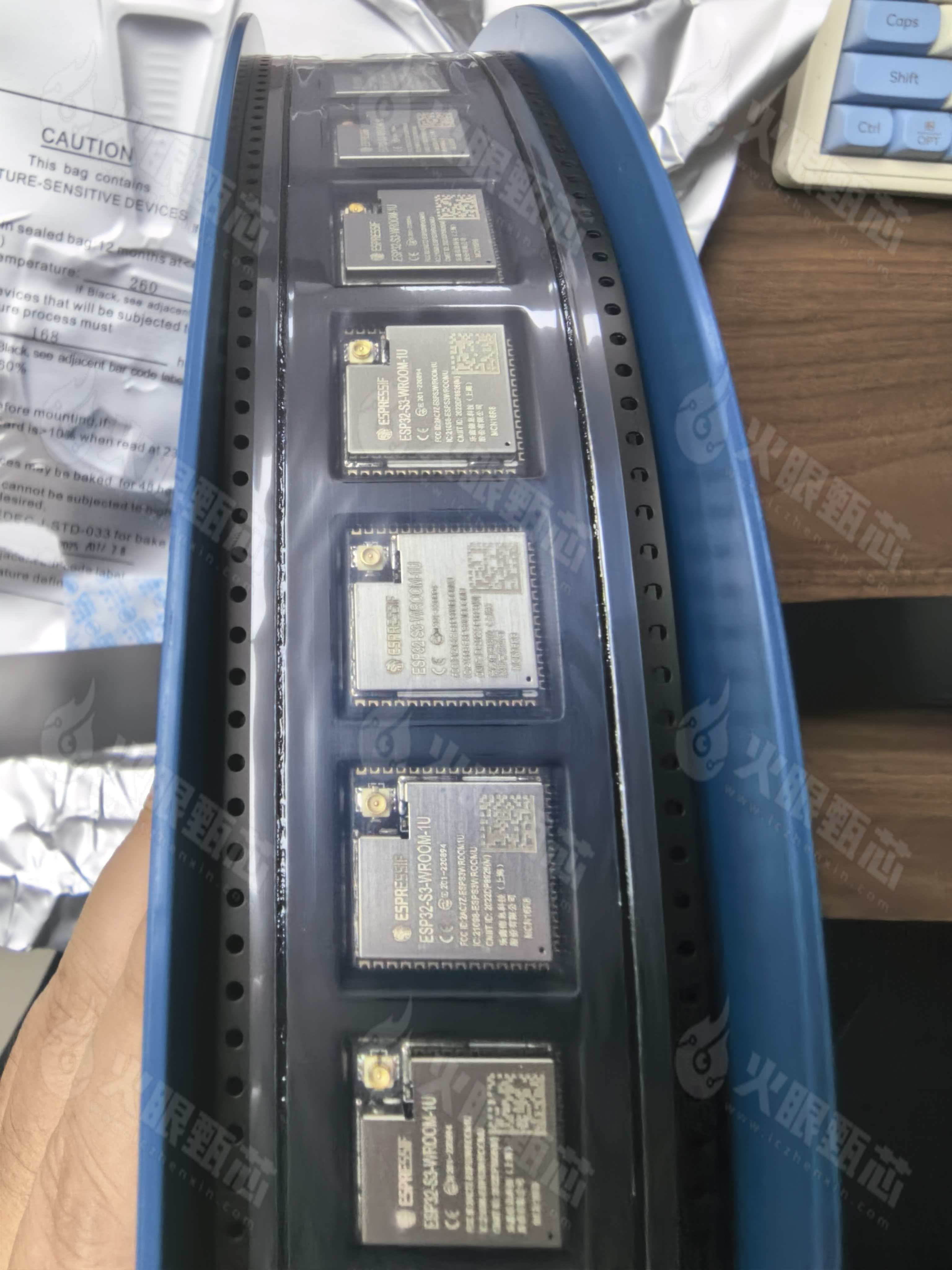 ESP32-S3-WROOM-1U-N16R8 ESP32-S3-WROOM-1U-N16R8