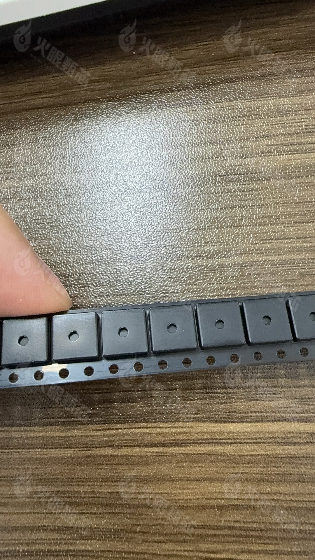 MC33269ST-3.3T3G