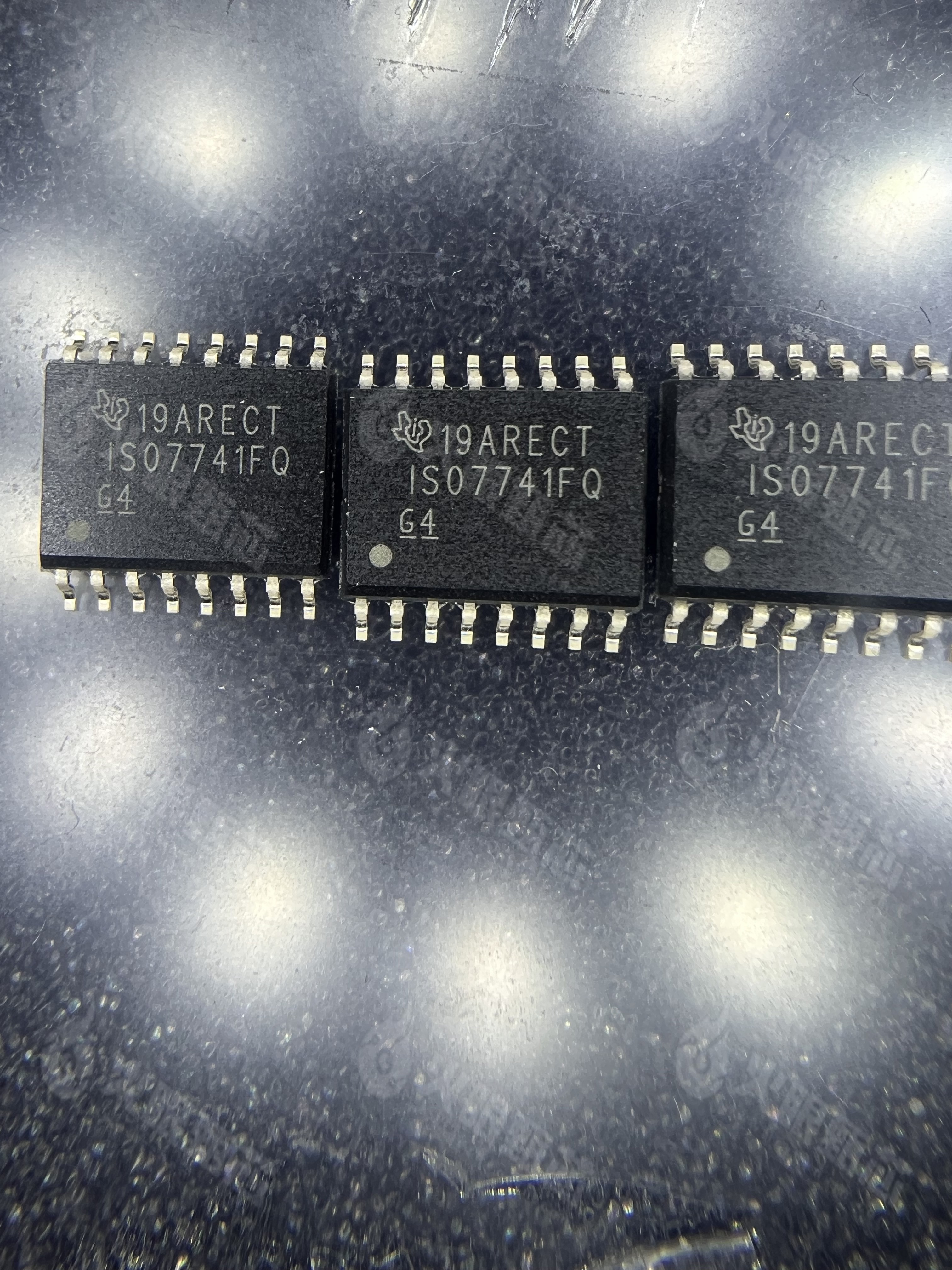 ISO7741FQDWRQ1