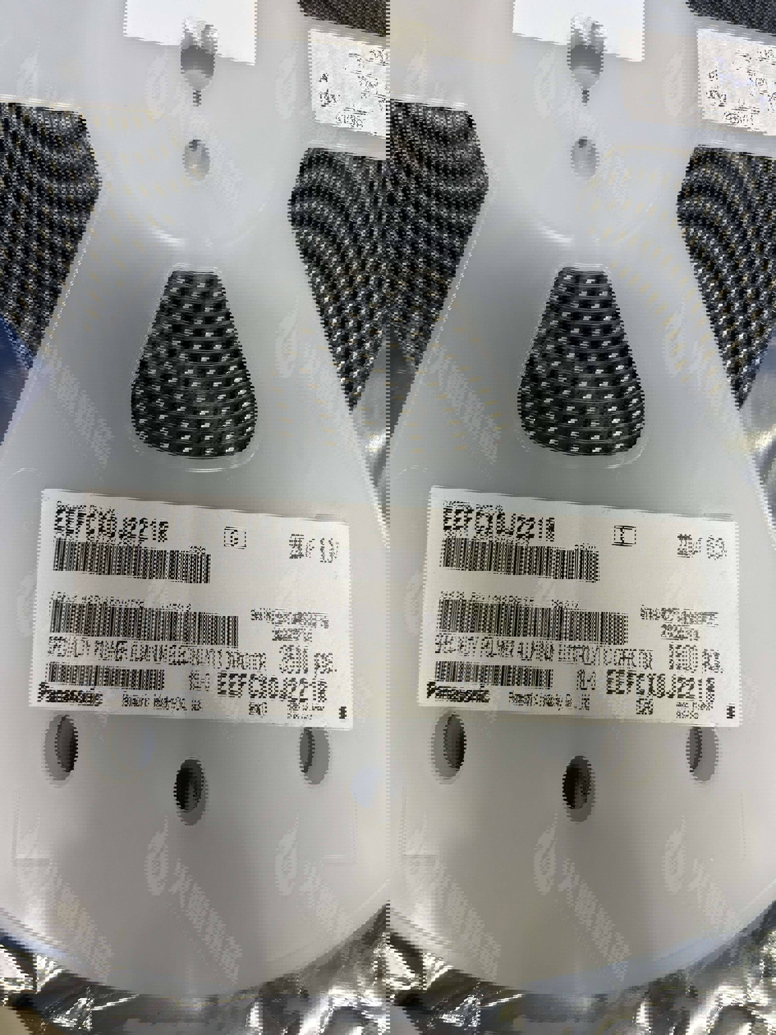 EEFCX0J221R