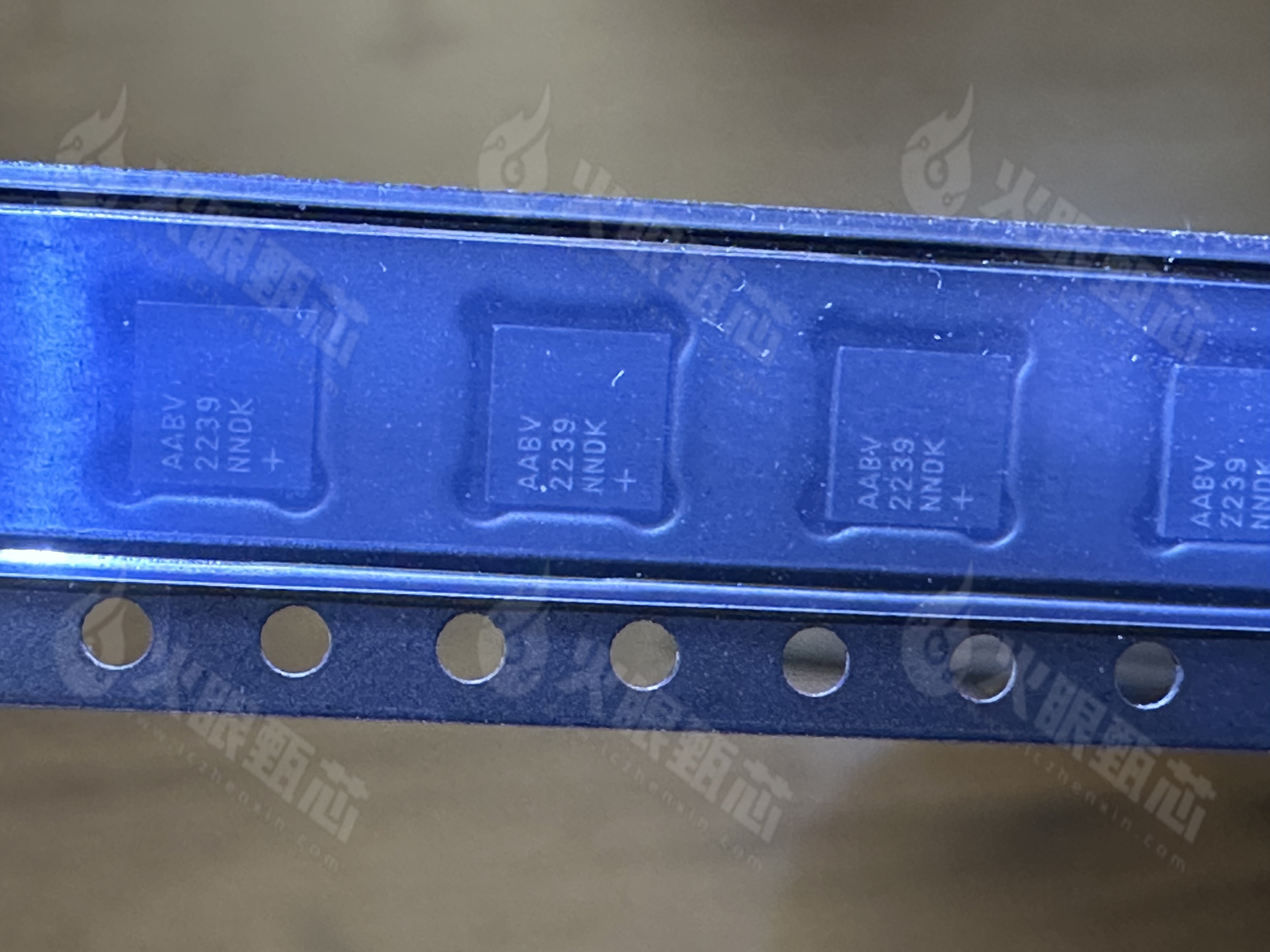 MAX1932ETC+T