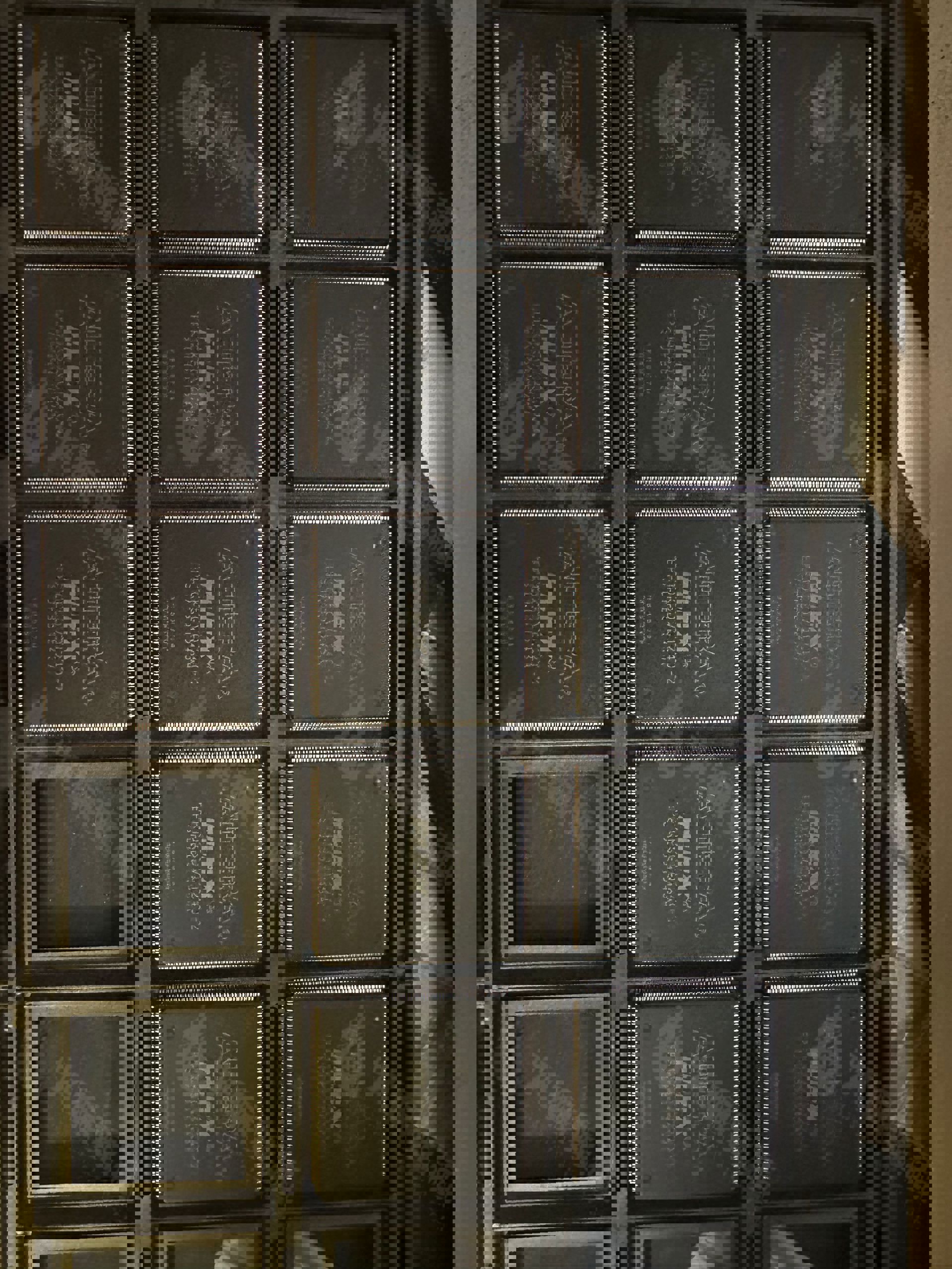 EPF10K50VQI240-2