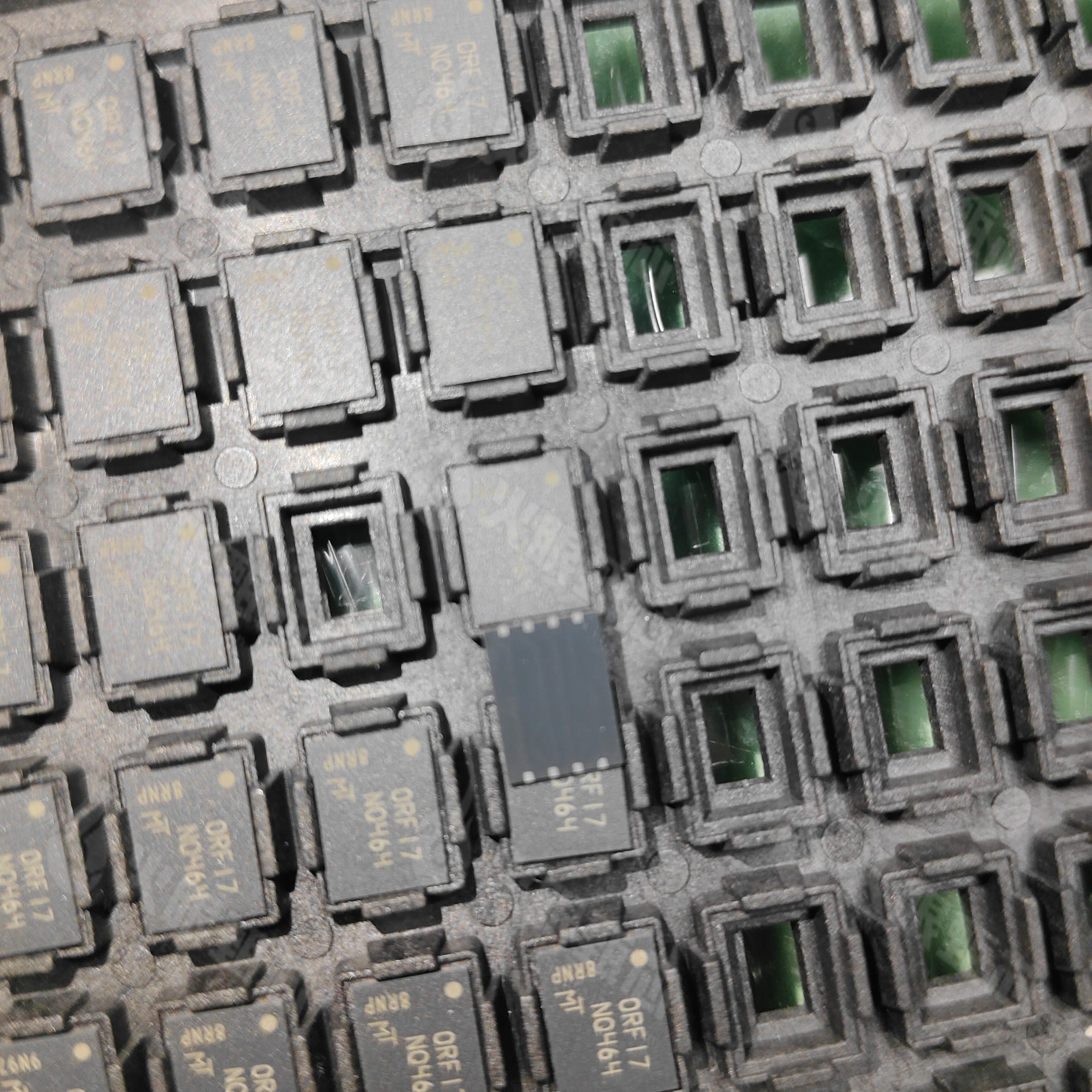 MT29F4G01ABAFDWB-IT:F MT29F4G01ABAFDWB-IT:F