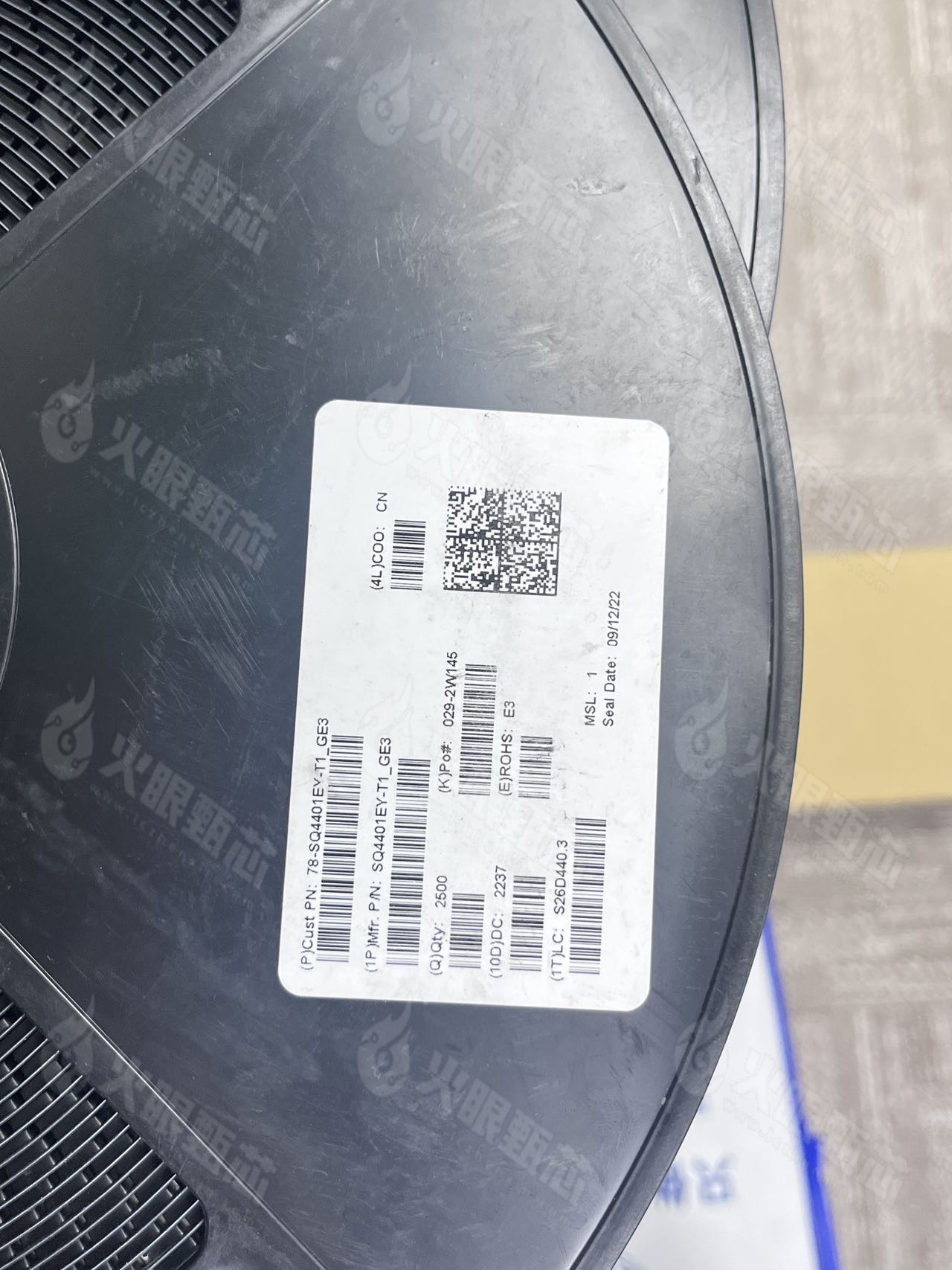 SQ4401EY-T1-GE3