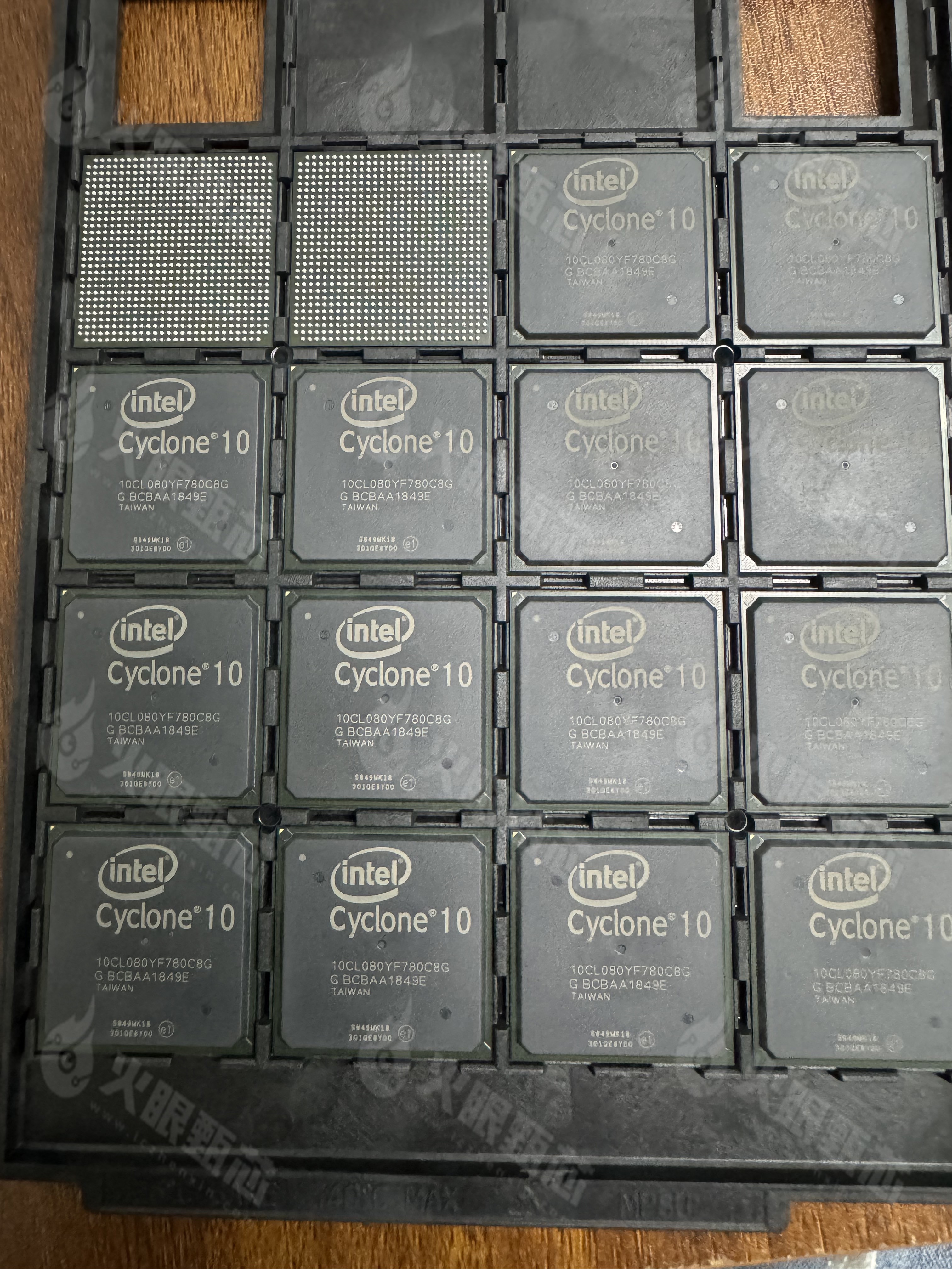 10CL080YF780C8G