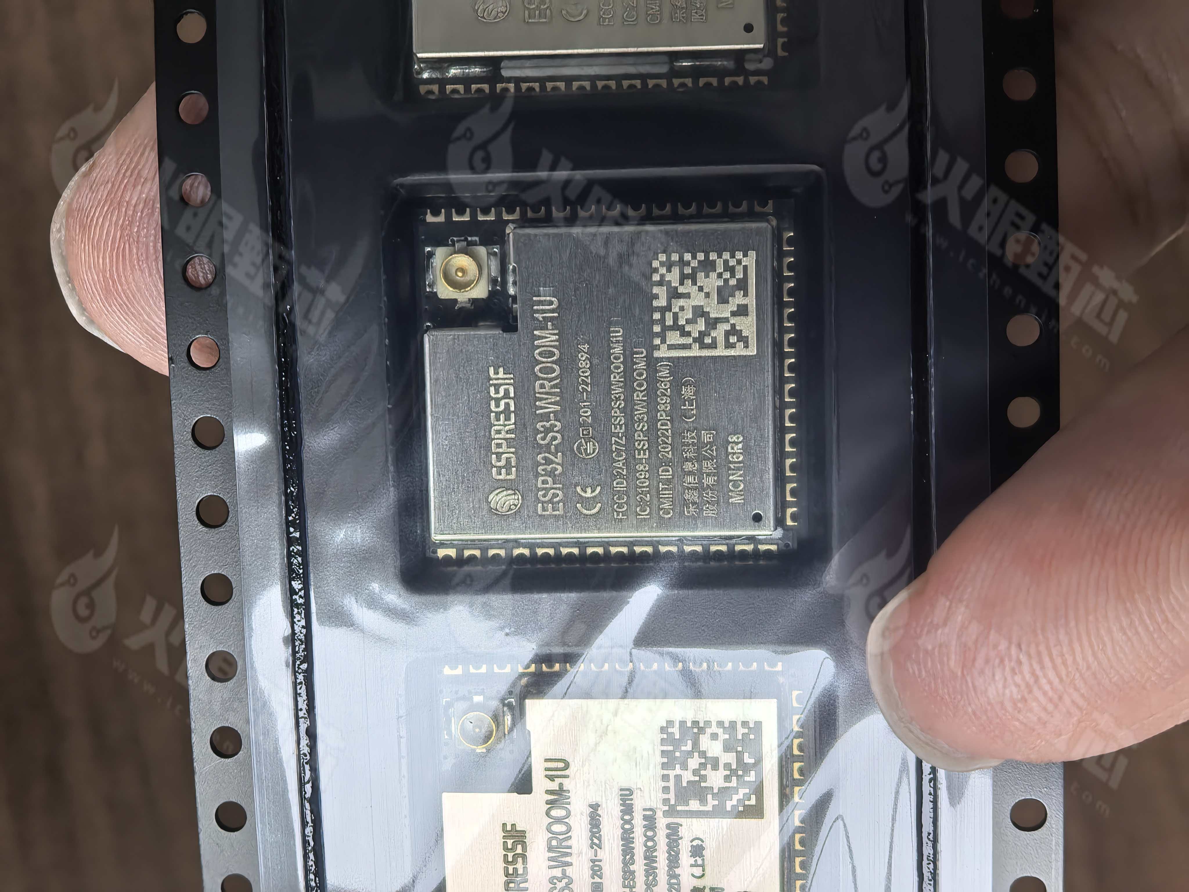 ESP32-S3-WROOM-1U-N16R8 ESP32-S3-WROOM-1U-N16R8