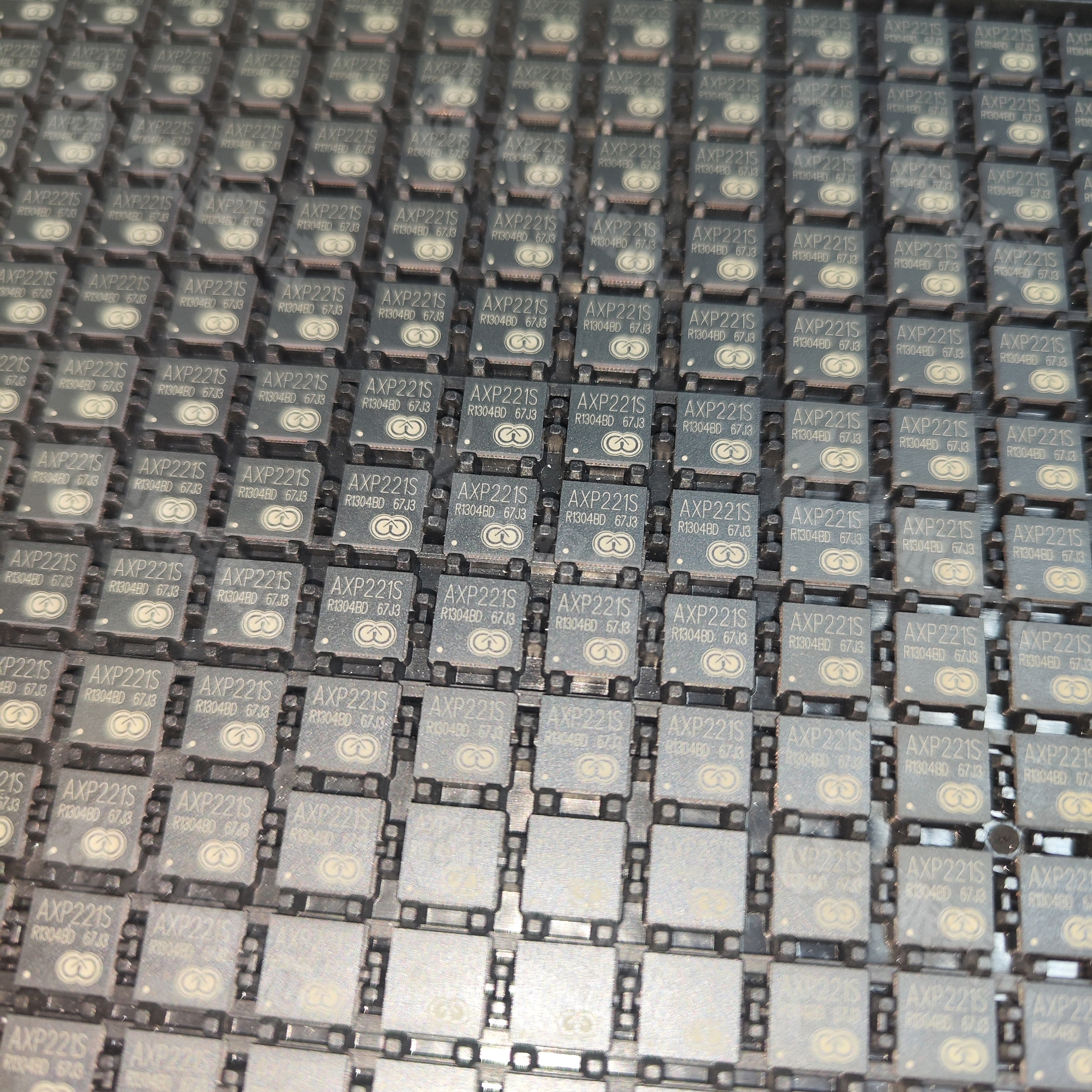 AXP221S