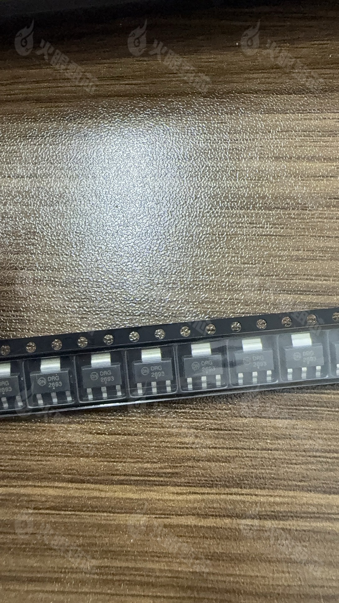 MC33269ST-3.3T3G
