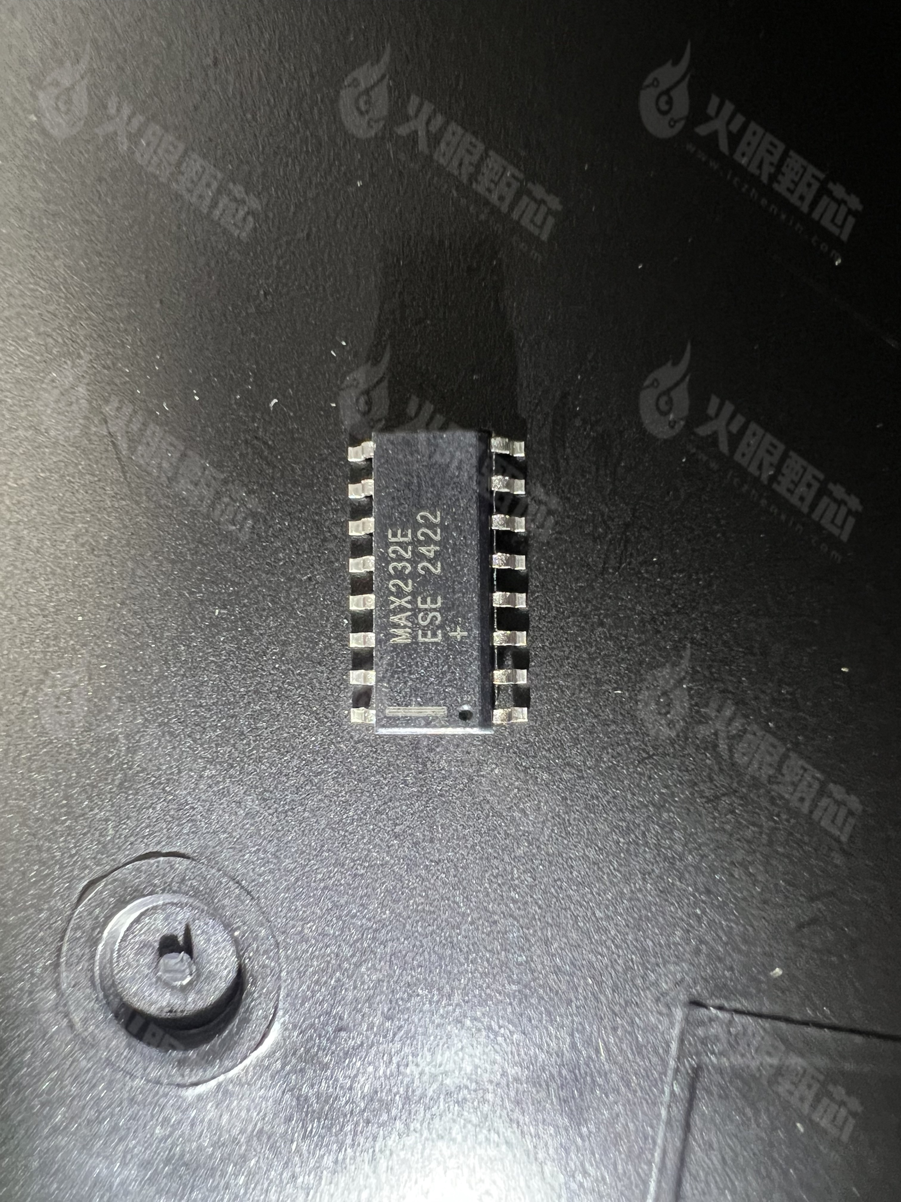 MAX232EESE+