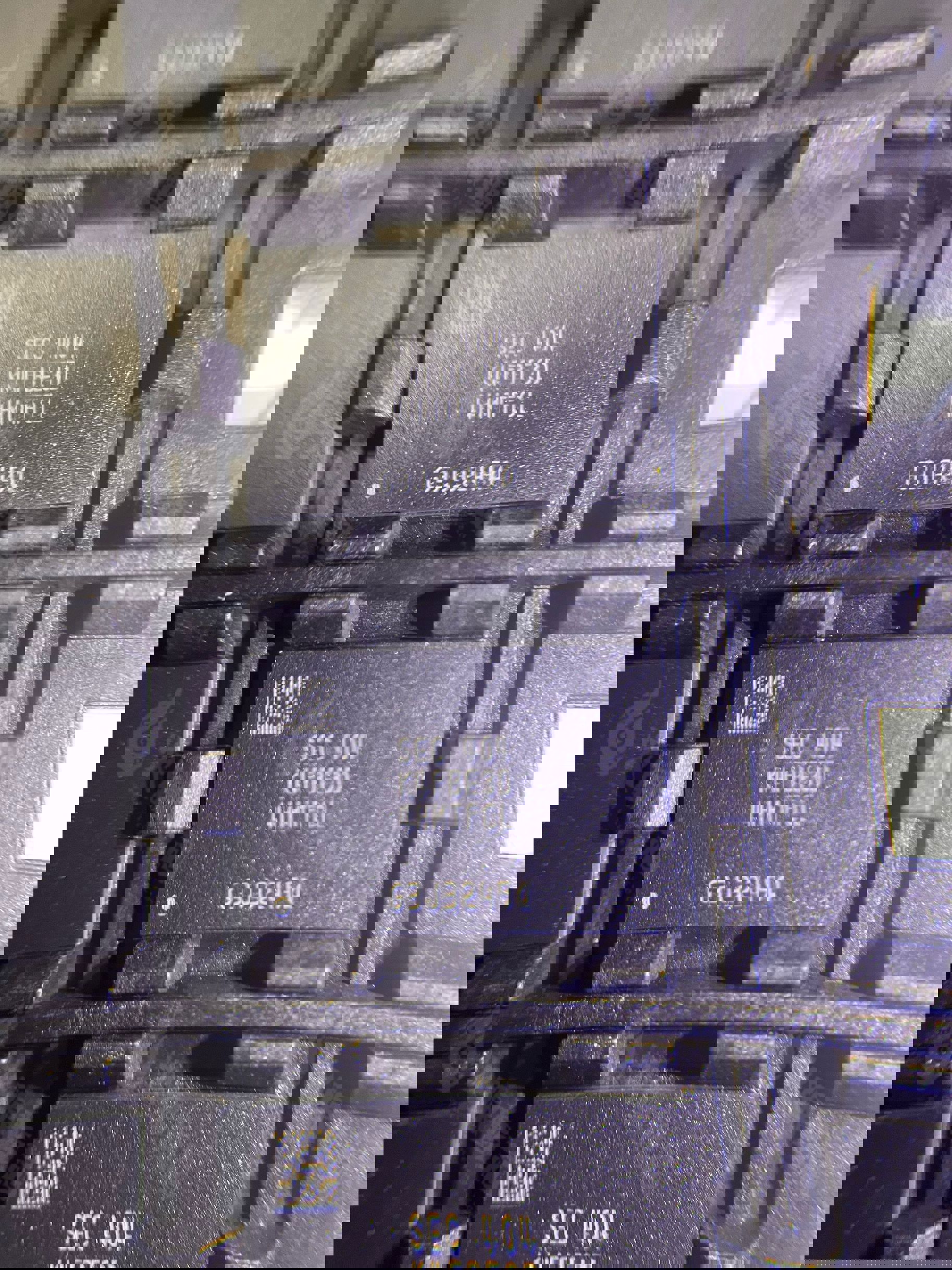 K4FBE3D4HM-TFCL