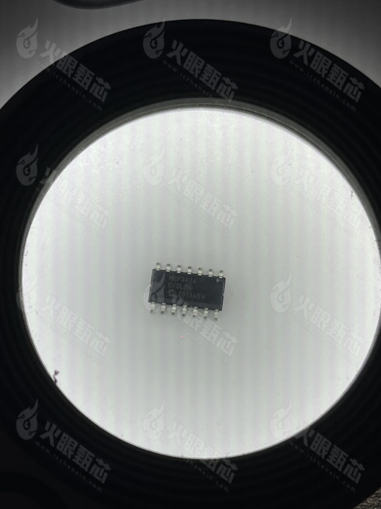 MCP3424-E/SL