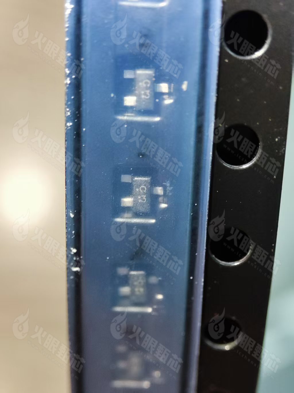 SI1012R-T1-GE3