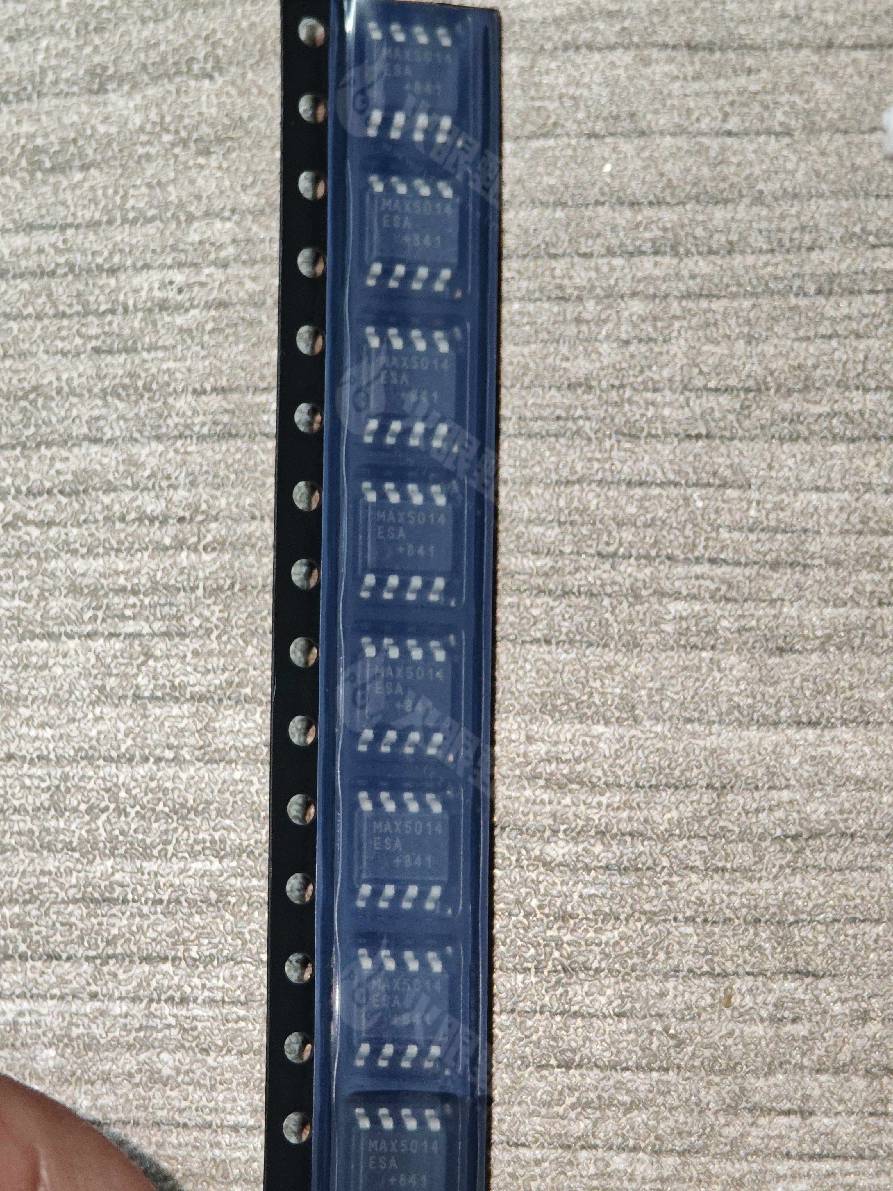 MAX5014ESA