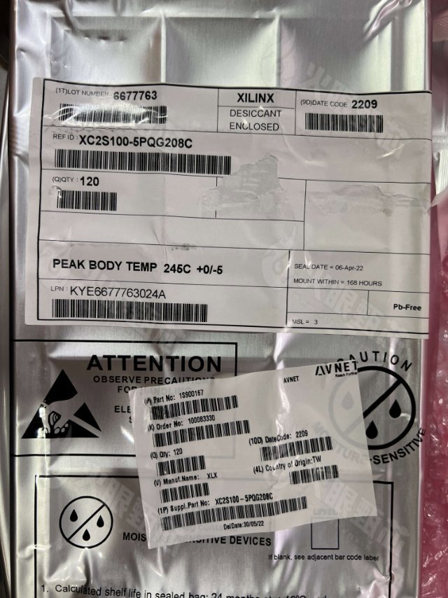 XC2S100-5PQG208C